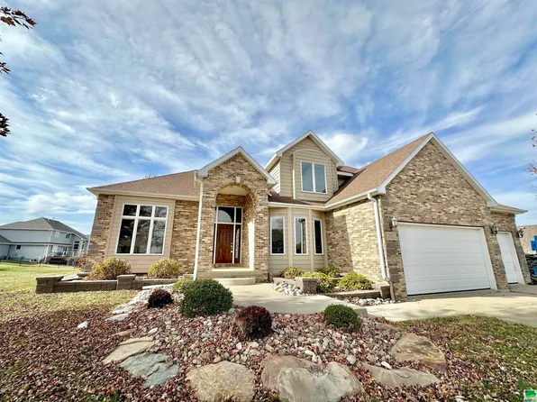 2911 Glen Ellen Rd, Sioux City, IA 51106