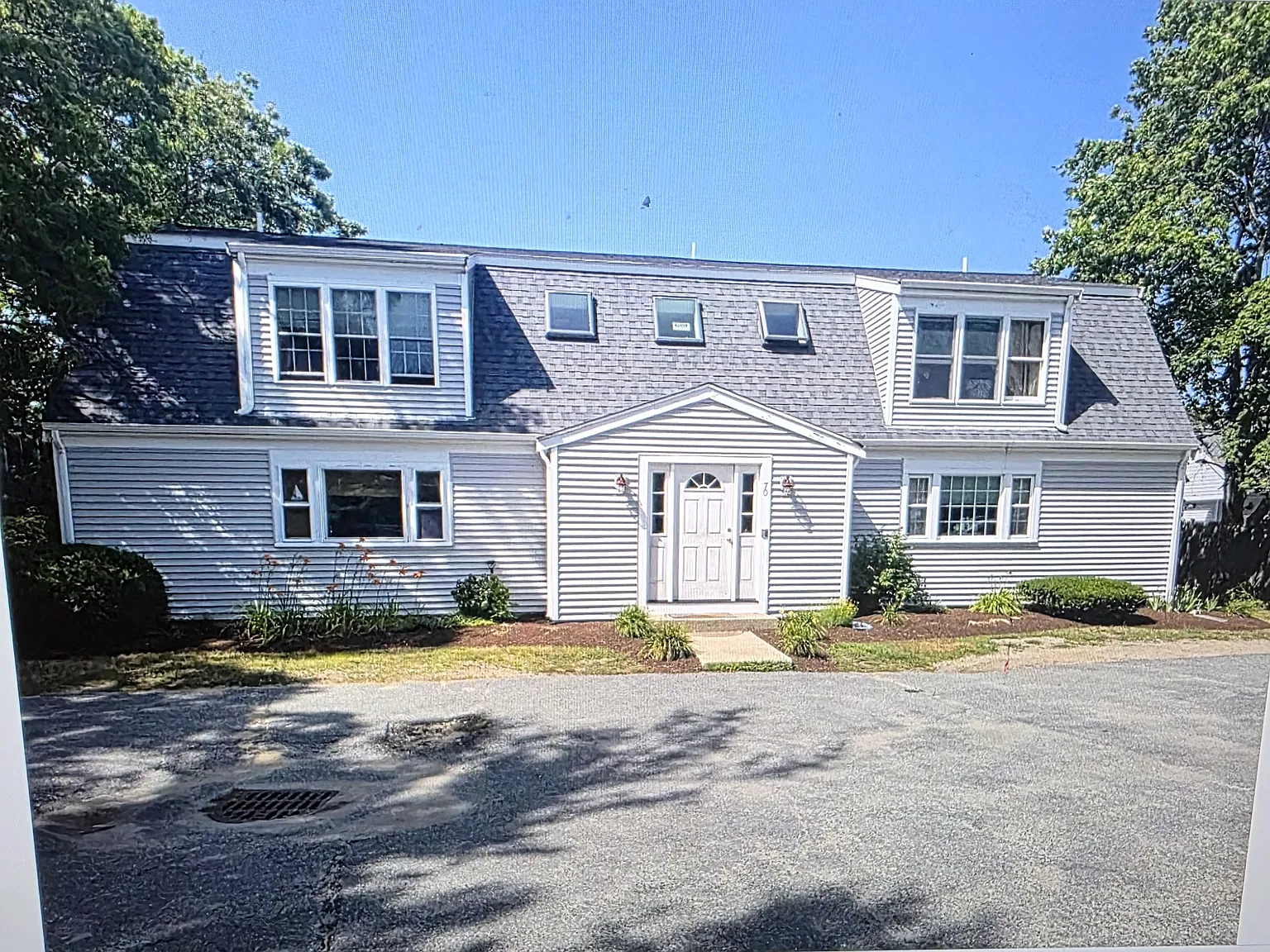 2 bed, 922 sqft, $2,850 — Photo 1