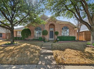 5861 Chatham Ln, The Colony, TX 75056