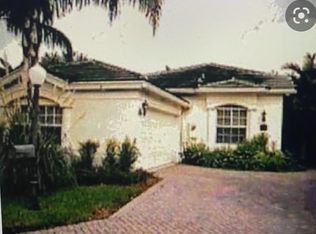 8161 Hampton Wood Dr, Boca Raton, FL 33433