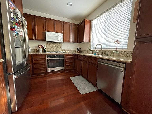 2nd image of 13219 Majestic Ct