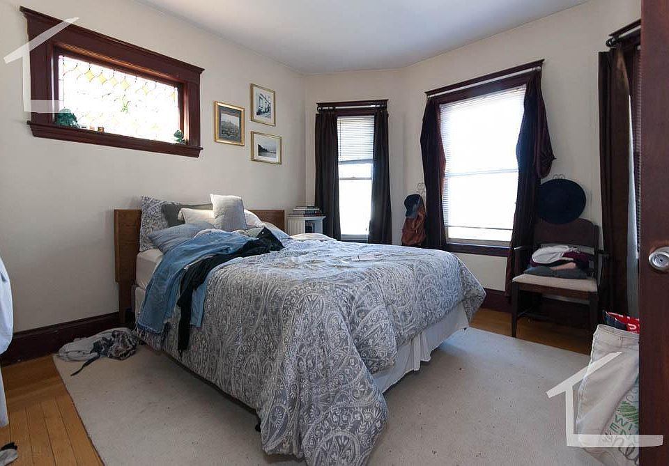 2nd image of 7 Mapleton St #Th7