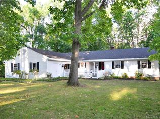 4 Moorlands St, Windsor, CT 06095