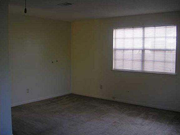 4th image of 8175 Imperial Dr