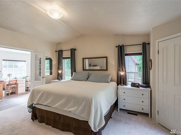 5th image of 4558 Lois Ln