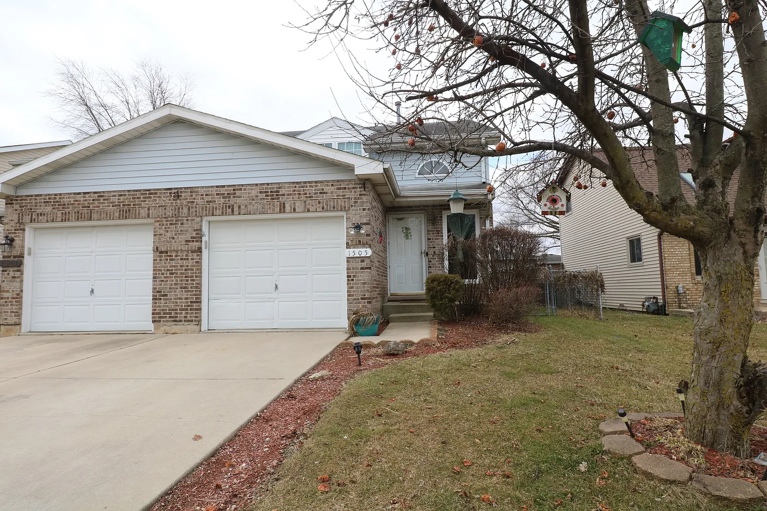 1505 Peachtree Ln photo 1