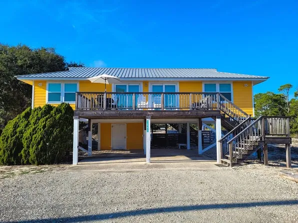 1041 W Gulf Beach Dr, Eastpoint, FL 32328