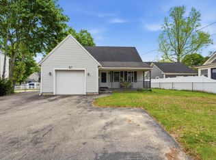 27 Clinton St, Concord, NH 03301