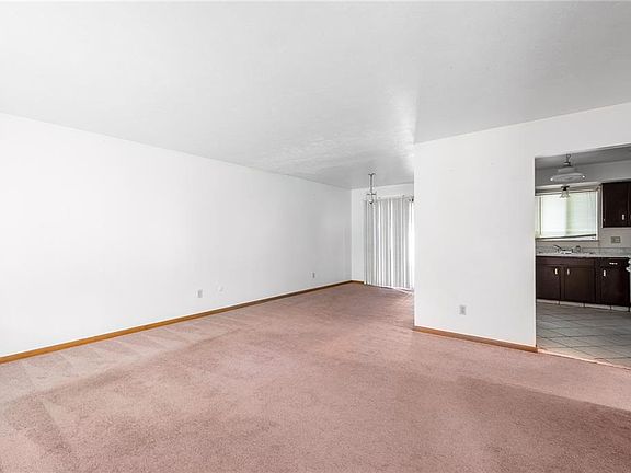 2nd image of 21696 Forestview Cir