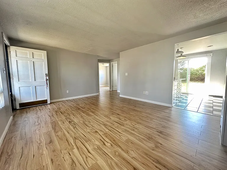 10502 Occident St SW — Photo 5