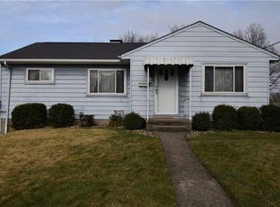 102 Hillside Dr, Zelienople, PA 16063