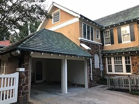 5 bed, 2.5 bath, 3804 sqft, $2,500 — Photo 2