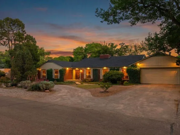 1728 Dietz Pl NW, Los Ranchos De Albuquerque, NM 87107