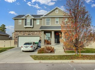 183 E Flicker Dr, Sandy, UT 84070