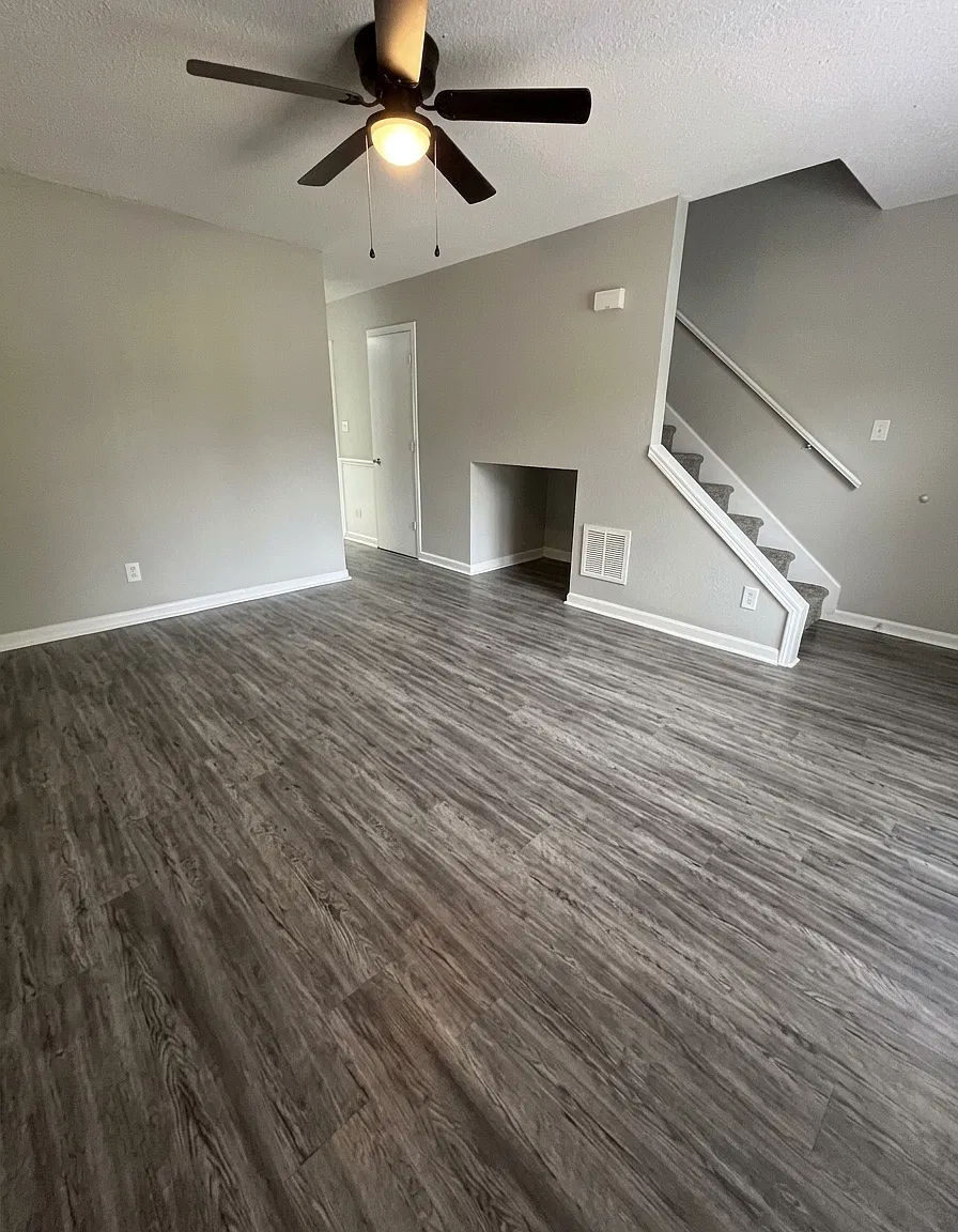 2 bed, 1.5 bath, 940 sqft, $1,400 — Photo 3