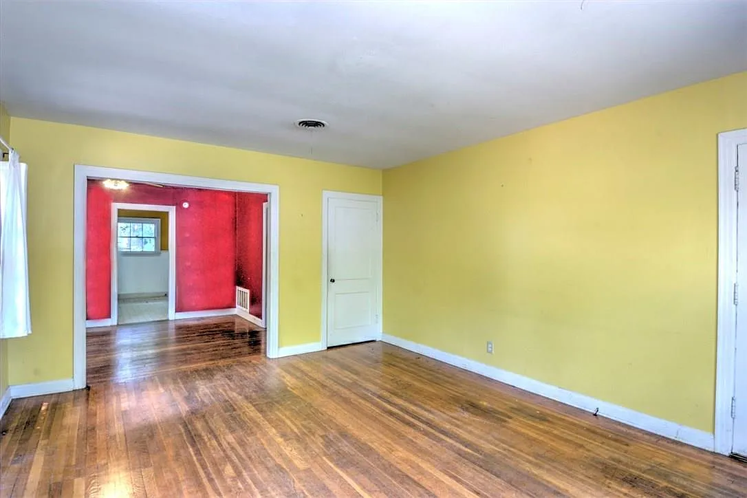 2 bed, 1.0 bath, 1116 sqft, $1,900 — Photo 3
