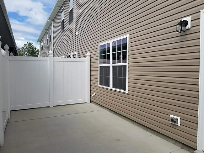 820 General Westmoreland Ct — Photo 3