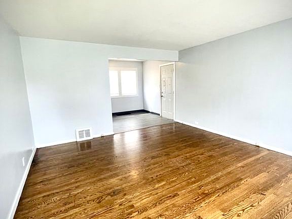 2nd image of 4434 Huron Cir