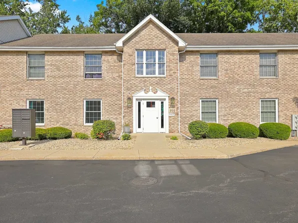 305 N Airlite St APT A, Elgin, IL 60123