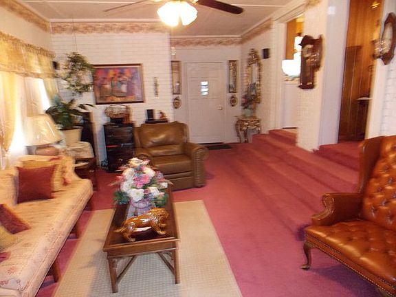5th image of 520 Smith Dr