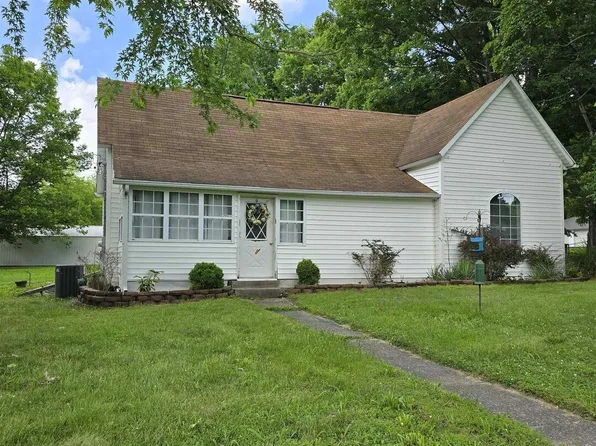 314 Chestnut St, Cambria, IL 62915