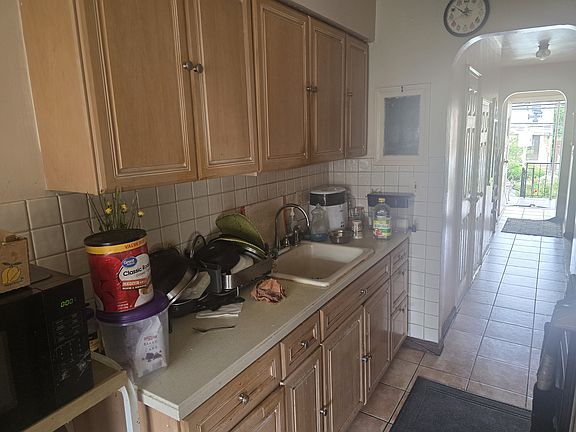 5th image of 3044 Paulding Ave Floor 2