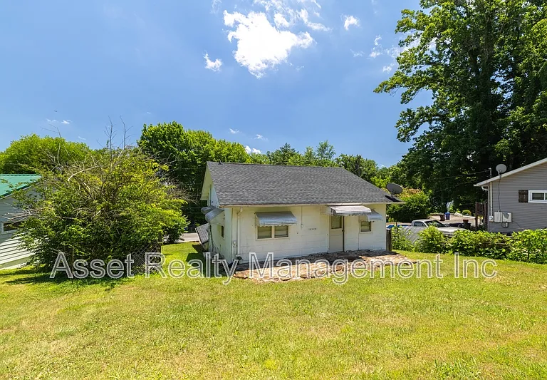 102 Wainwright Rd — Photo 14