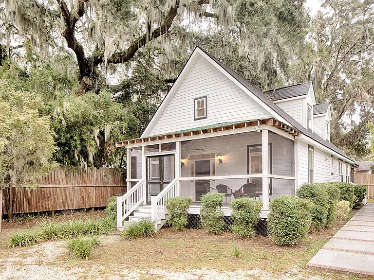 3206 Robertson Ave — Photo 6