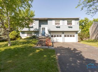 250 Birchdale Rd, Perrysburg, OH 43551