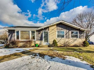 241 Crab Tree Ln, Racine, WI 53406