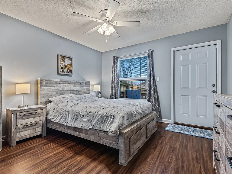4112 Castellan Dr — Photo 29