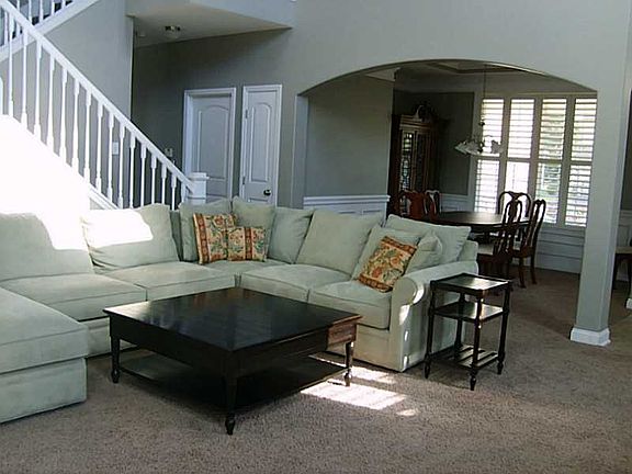 5th image of 654 Kentucky Cir