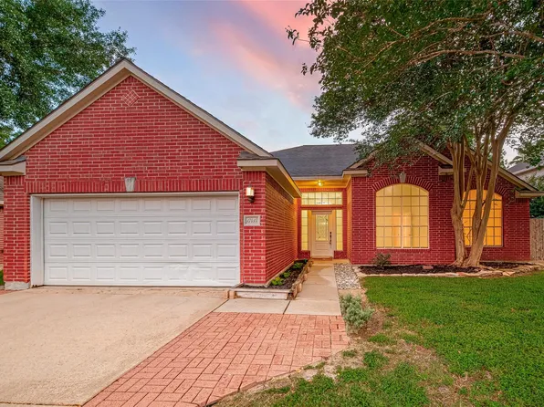 17415 Memorial Crest Dr, Spring, TX 77379