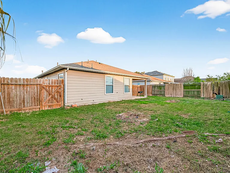 2731 Roaring Oaks Ln — Photo 39