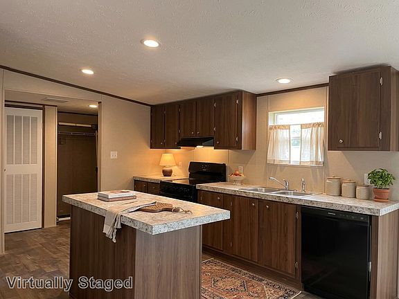 5th image of 26 Pecan St