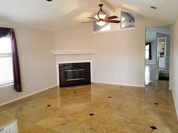 LivingRoom wCorner Fireplace