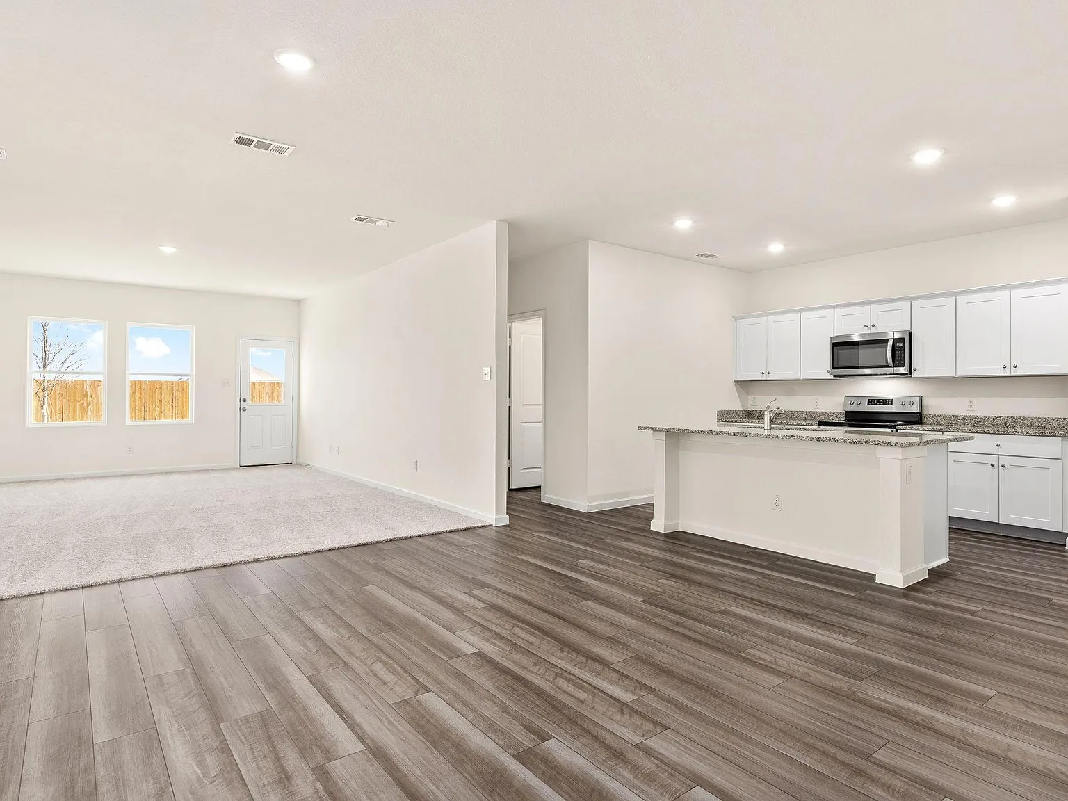 5 bed, 2609 sqft, $1,995 — Photo 2