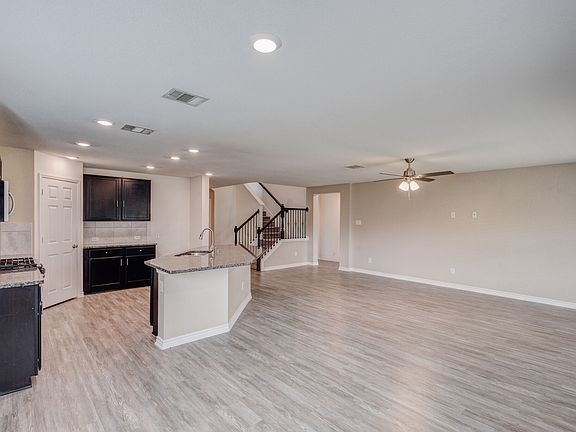 3rd image of 2700 Tobias Ln