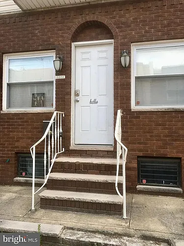 2202 S Woodstock St Photo 1