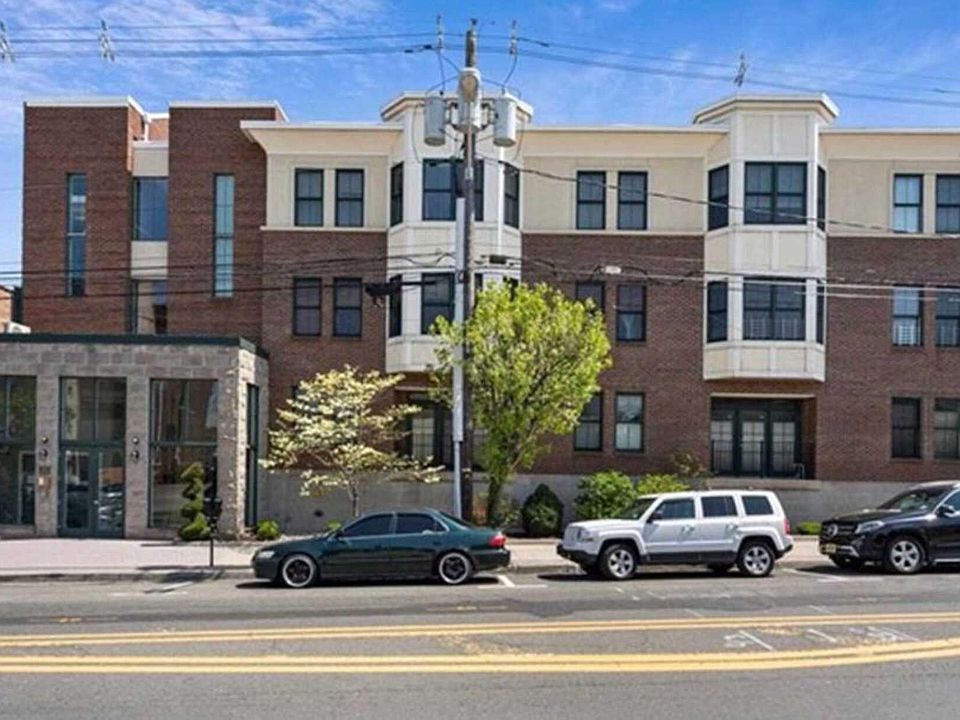 1st image of 500 Anderson Ave APT 201
