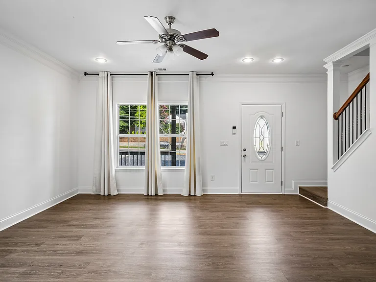Entrance/Living Room