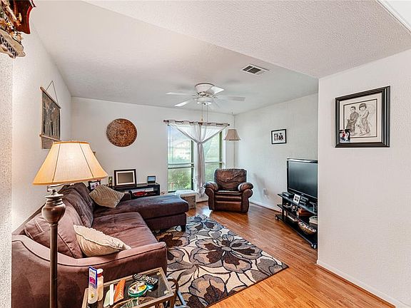 4th image of 3939 Thistlewood Drive