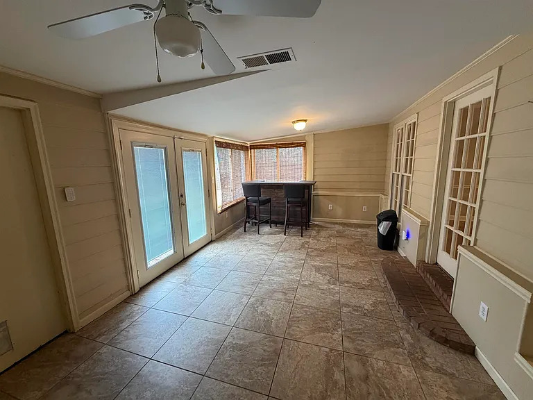 956 Rolling Oaks Ln — Photo 12
