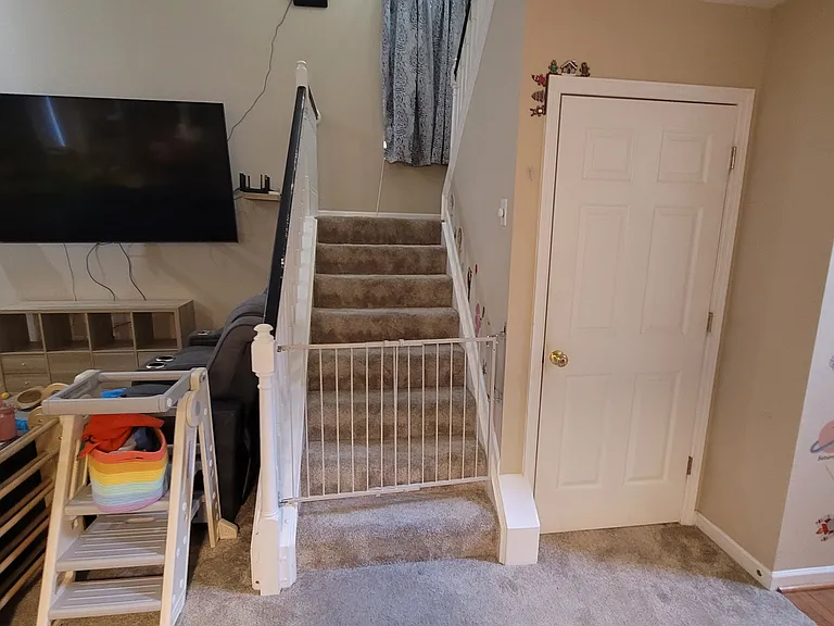 335 Thompson Dr — Photo 30