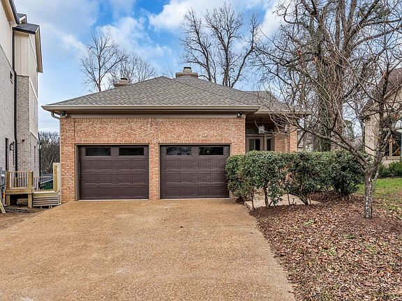 2nd image of 111 Glendower Ct