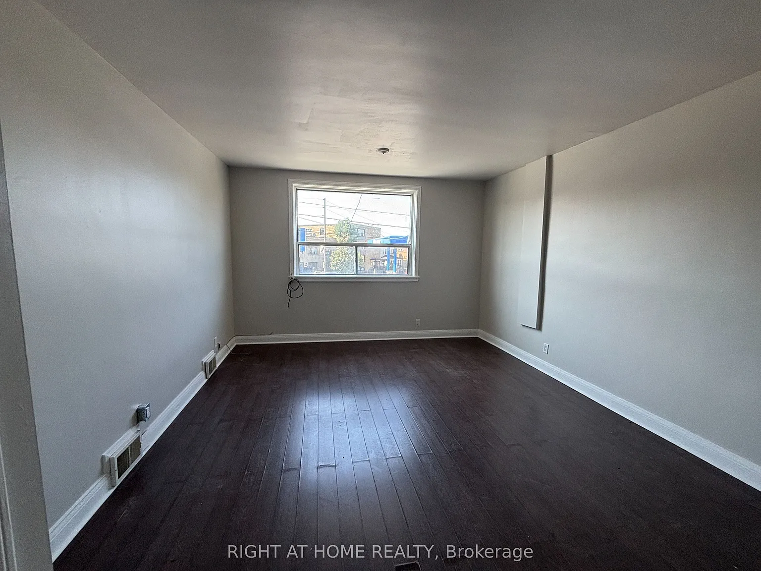 Studio, $1,400 — Photo 1