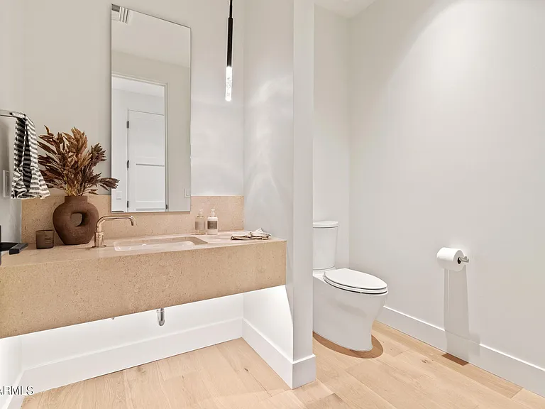 5000 N Camelback Ridge Dr #302 — Photo 16