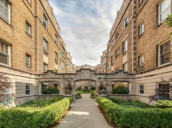3rd image of 1534 E 59th St APT M1