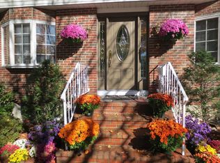 3 Waterhouse Rd, Belmont, MA 02478