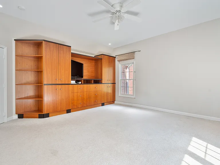 7815 Stable Way — Photo 18